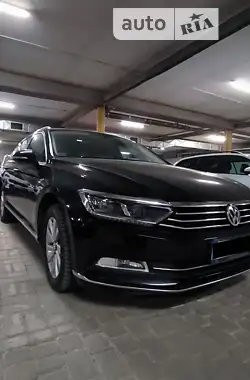 Volkswagen Passat 2015 - пробег 230 тыс. км