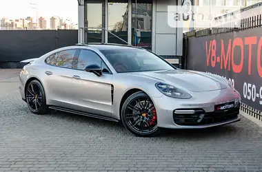 Porsche Panamera 2019 - пробіг 30 тис. км