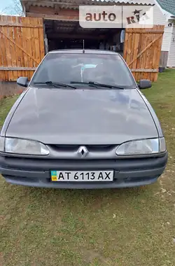 Renault 19  2000 - пробег 300 тыс. км