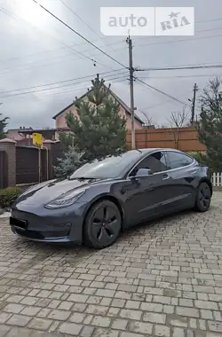 Tesla Model 3  2019 - пробіг 68 тис. км