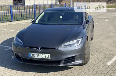 Tesla Model S 2017 - пробіг 76 тис. км