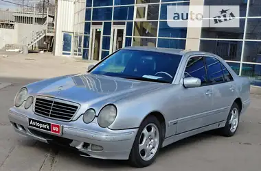 Mercedes-Benz E-Class 2000 - пробег 344 тыс. км