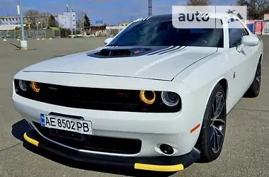 Dodge Challenger 2018 - пробег 28 тыс. км