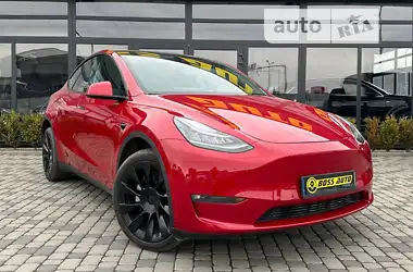 Tesla Model Y 2022 - пробіг 7 тис. км