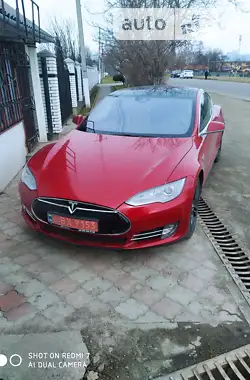 Tesla Model S 2015 - пробіг 126 тис. км