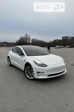 Tesla Model 3 2018 - пробіг 95 тис. км