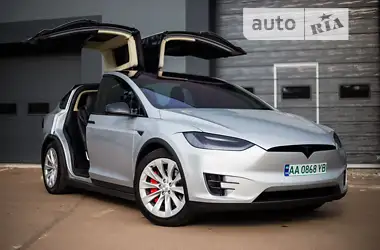 Tesla Model X 2016 - пробіг 108 тис. км