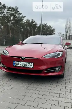 Tesla Model S 2018 - пробіг 76 тис. км