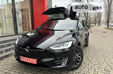 Tesla Model X 2018 - пробіг 118 тис. км