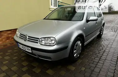 Volkswagen Golf 2001 - пробег 196 тыс. км