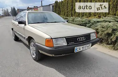 Audi 100  1989 - пробег 300 тыс. км