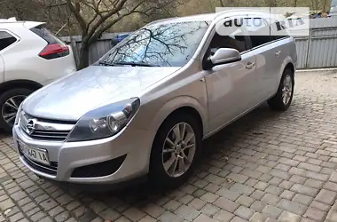 Opel Astra 2011 - пробіг 230 тис. км