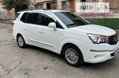 SsangYong Korando Turismo 2013 - пробіг 220 тис. км