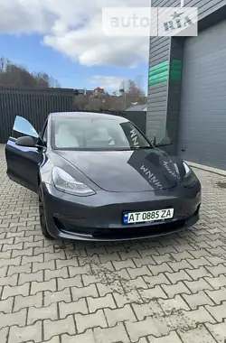 Tesla Model 3 2022 - пробег 37 тыс. км