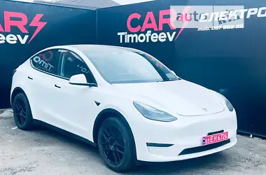 Tesla Model Y 2021 - пробіг 27 тис. км