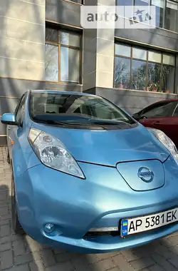 Nissan Leaf 2015 - пробіг 192 тис. км