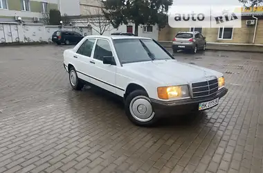 Mercedes-Benz 190 1988 - пробег 270 тыс. км