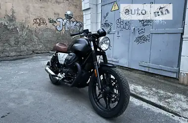 Moto Guzzi V7 Stone 2017 - пробег 6 тыс. км
