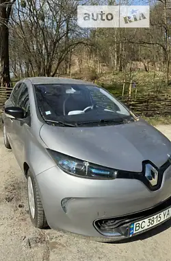 Renault Zoe 2015 - пробег 66 тыс. км