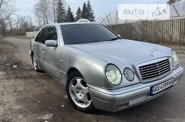 Mercedes-Benz E-Class 1999 - пробег 303 тыс. км