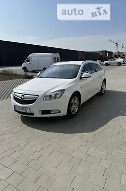 Opel Insignia  2011 - пробіг 328 тис. км
