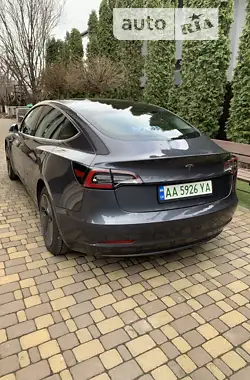 Tesla Model 3  2020 - пробіг 54 тис. км
