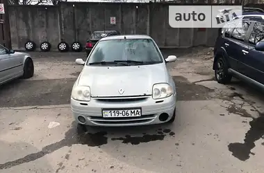 Renault Clio 2001 - пробіг 284 тис. км