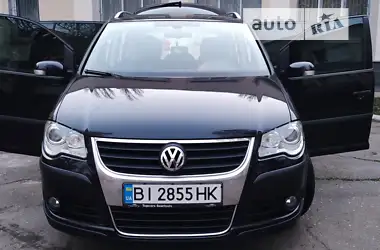 Volkswagen Touran 2008 - пробег 242 тыс. км