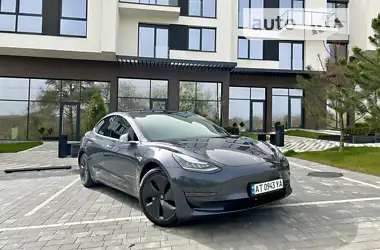 Tesla Model 3  2019 - пробіг 135 тис. км