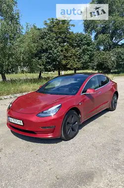 Tesla Model 3  2018 - пробіг 43 тис. км