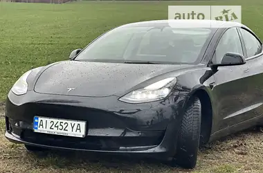 Tesla Model 3 2022 - пробіг 45 тис. км