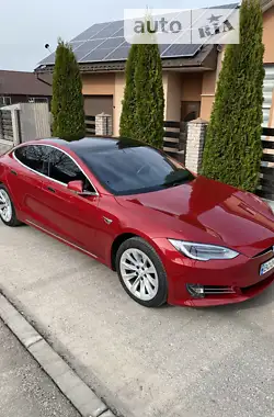 Tesla Model S 2017 - пробіг 130 тис. км