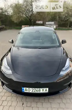 Tesla Model 3  2021 - пробіг 70 тис. км