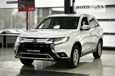 Mitsubishi Outlander 2021 - пробіг 75 тис. км