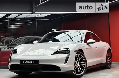 Porsche Taycan 2023 - пробіг 1 тис. км