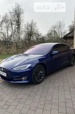 Tesla Model S 2019 - пробіг 84 тис. км