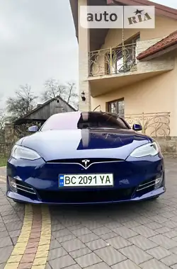 Tesla Model S 2019 - пробіг 84 тис. км