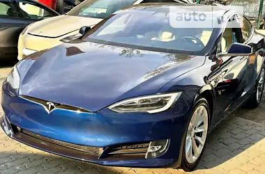 Tesla Model S 2019 - пробіг 68 тис. км