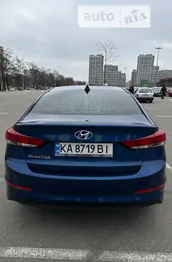 Hyundai Elantra 2016 - пробіг 155 тис. км