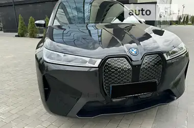 BMW iX 2022 - пробег 19 тыс. км