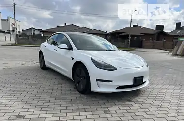 Tesla Model 3 2023 - пробіг 3 тис. км