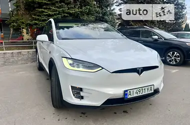 Tesla Model X 2018 - пробіг 39 тис. км