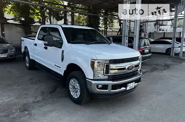 Ford F-350 2019 - пробег 70 тыс. км