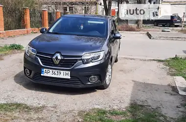 Renault Logan  2018 - пробег 50 тыс. км