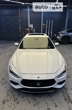 Maserati Ghibli 2017 - пробег 99 тыс. км
