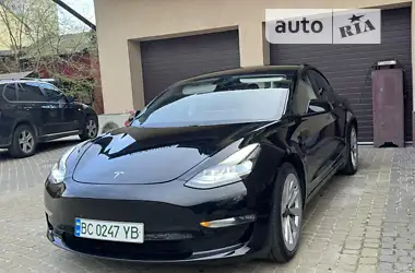 Tesla Model 3  2021 - пробіг 39 тис. км
