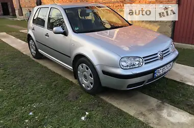 Volkswagen Golf 2000 - пробег 195 тыс. км