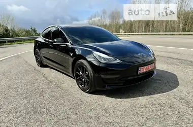 Tesla Model 3 2018 - пробіг 55 тис. км