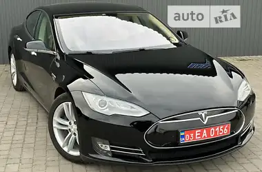 Tesla Model S 2014 - пробіг 165 тис. км