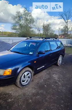 Volkswagen Passat 1998 - пробіг 308 тис. км